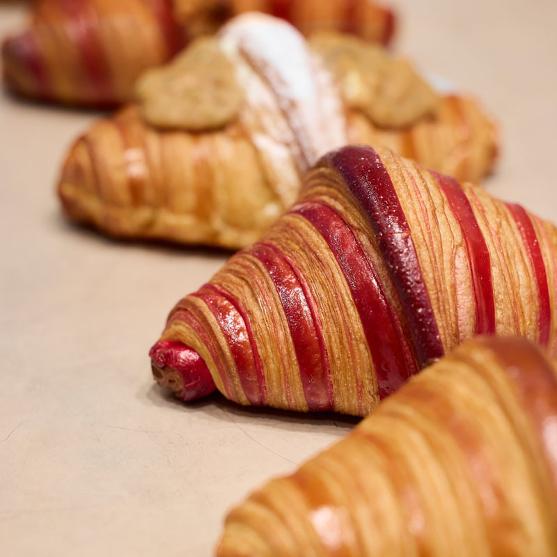 Trio de croissants de la boulangerie pâtisserie Carton à Paris